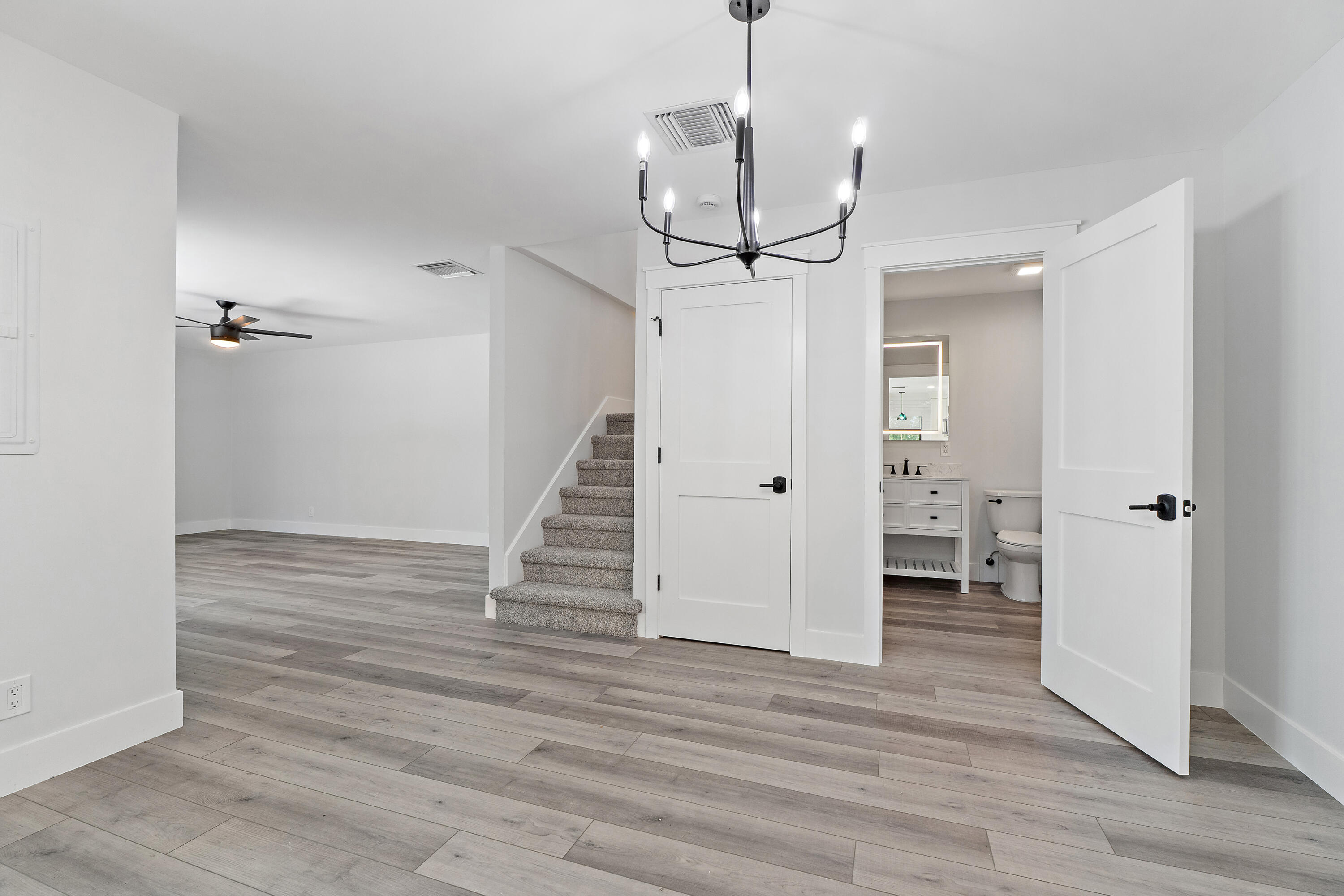 141 East Riverside Drive, Unit 6A Jupiter, FL 33469 - Photo 7 of 41 040-141ERiversideDr-A6-Jupiter-FULL