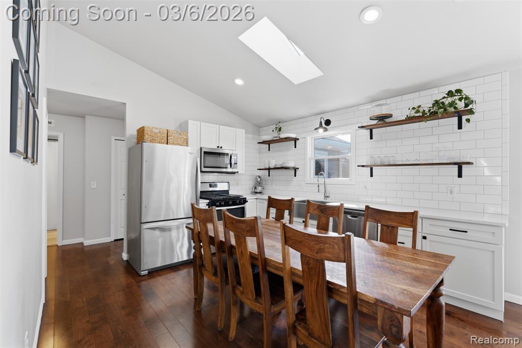 5809 Spears Road Pinckney, MI 48169 - Photo 13 of 54 Gallery Image 13