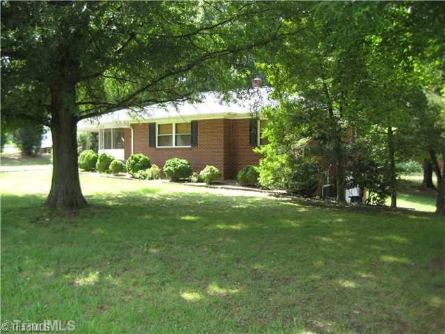 5038 Arnold Road Lexington, NC 27295 - Photo 2 of 14 Exterior Front.