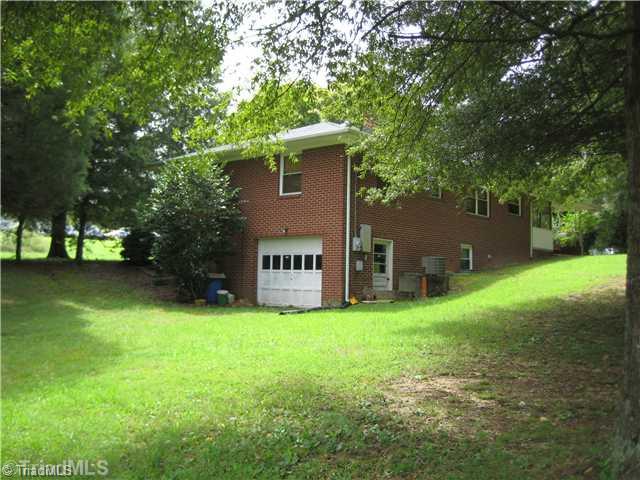 5038 Arnold Road Lexington, NC 27295 - Photo 4 of 14 Exterior Back.