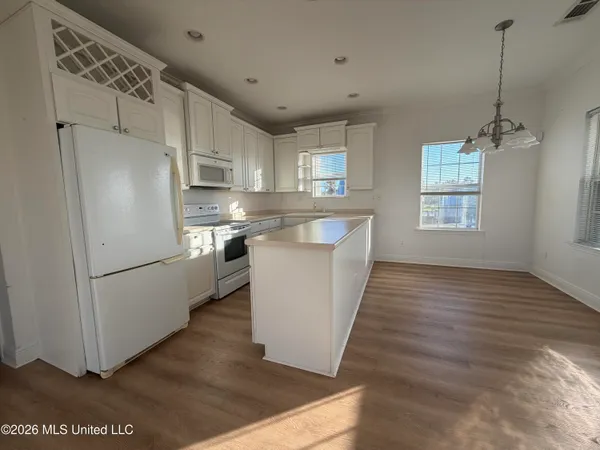 $2,500 | 4014 Kyushu, Bay St. Louis, MS 39520