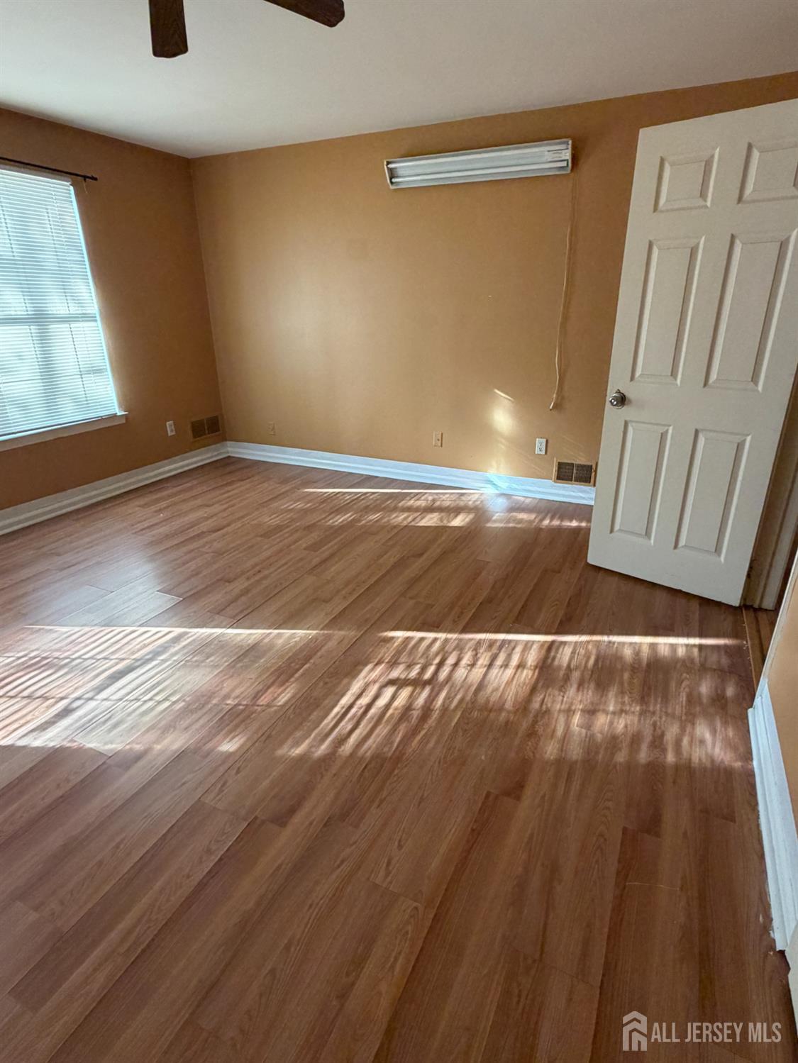 1202 Woodbridge Commons Way Iselin, NJ 08830 - Photo 13 of 19