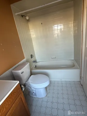 $2,650 | 1202 Woodbridge Commons Way, Iselin, NJ 08830