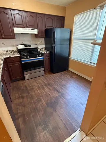 $2,650 | 1202 Woodbridge Commons Way, Iselin, NJ 08830