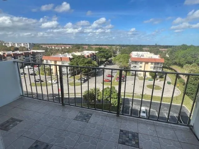 $1,700 | 4164 Inverrary Drive, Unit 803, Lauderhill, FL 33319