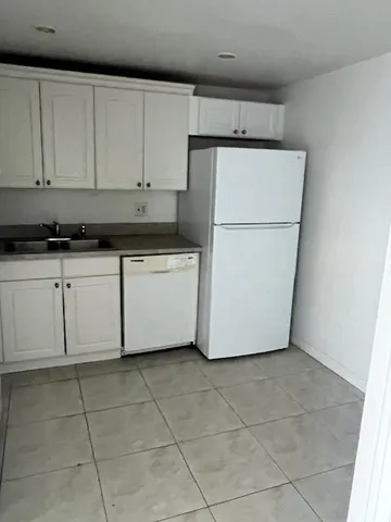 $1,700 | 4164 Inverrary Drive, Unit 803, Lauderhill, FL 33319