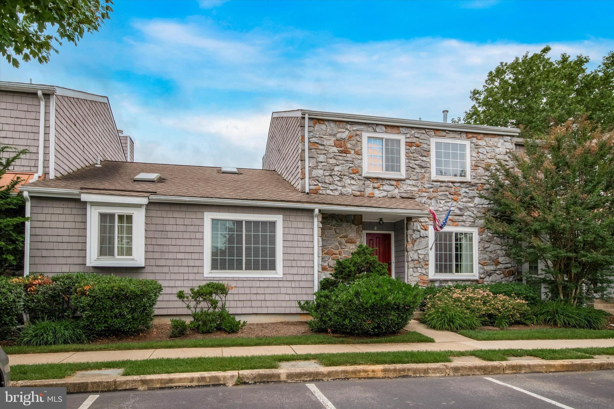 4 Lantern Lane Chesterbrook, PA 19087 - Photo 1 of 34