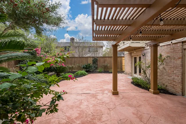 $400,000 | 12835 Chimes Drive, Houston, TX 77077