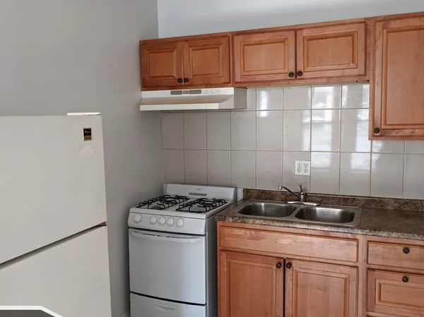 $1,550 | 2704 North Sawyer Avenue, Unit 207, Chicago, IL 60647