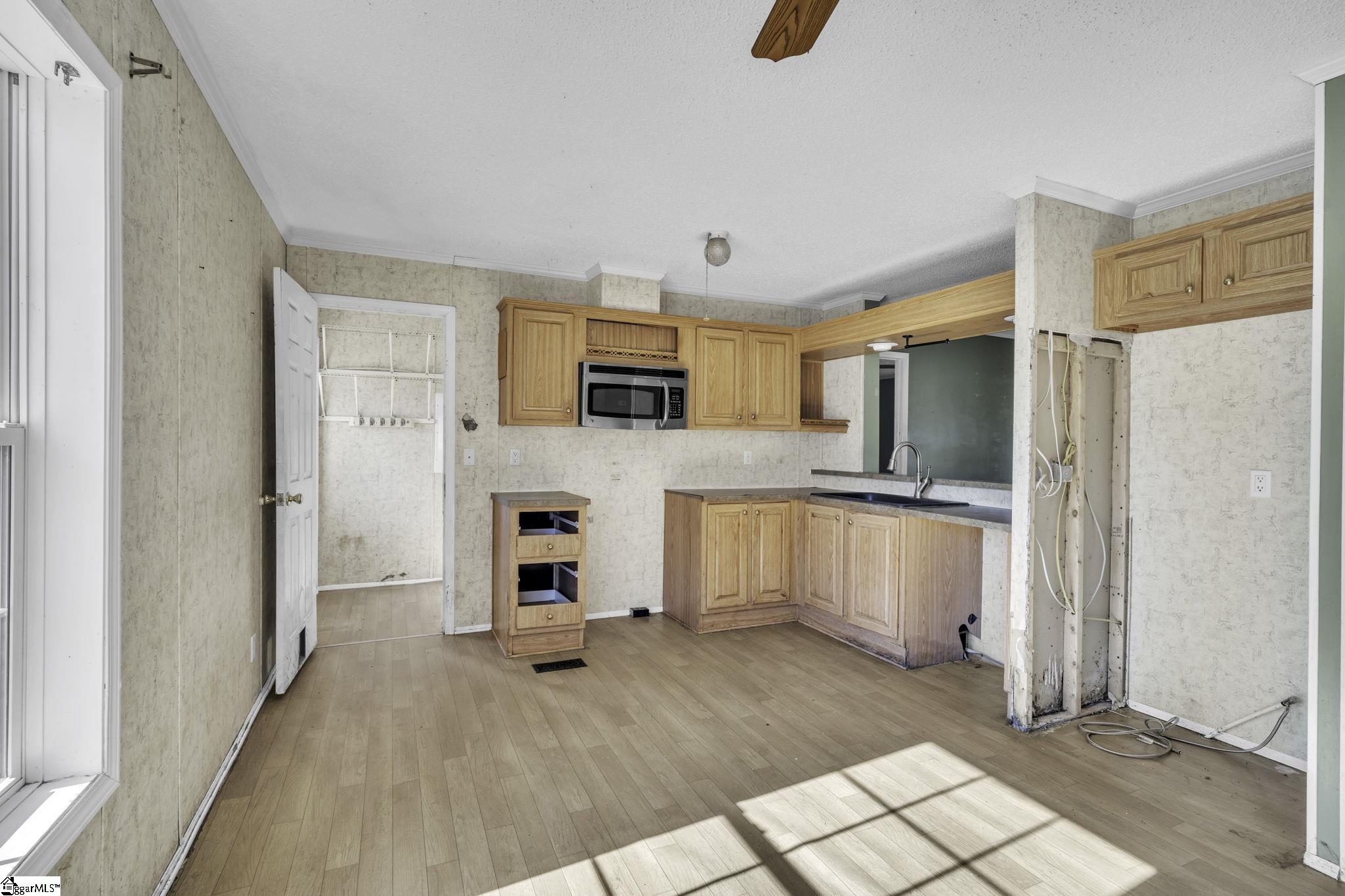 524 Acker Road Belton, SC 29627 - Photo 7 of 31