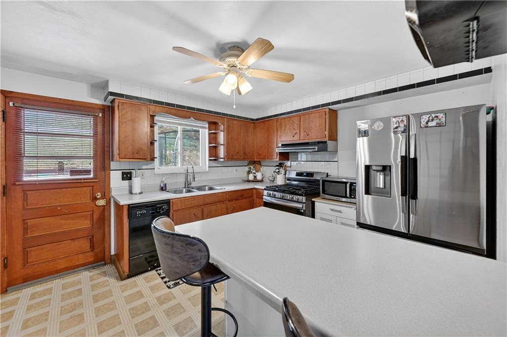 5164 Curry Road Pittsburgh, PA 15236 - Photo 13 of 37