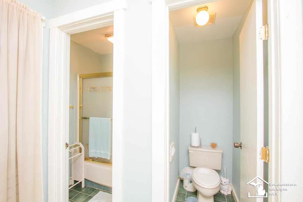 1840 West Temperance Road Temperance, MI 48182 - Photo 18 of 25 Bath