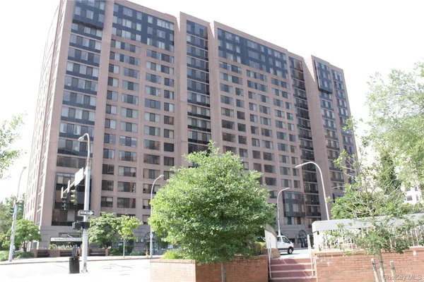 $445,000 | 4 Martine Avenue, Unit 611, White Plains, NY 10606
