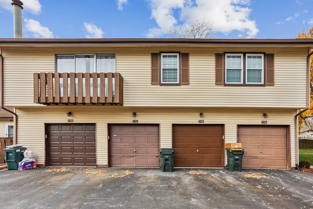 $219,900 | 7752 West Almond Court, Frankfort, IL 60423