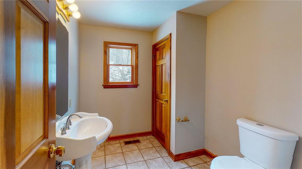 109 Porter Lane Rochester, PA 15074 - Photo 10 of 18