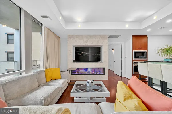 $1,295,000 | 6820 Wisconsin Avenue, Unit 4006, Bethesda, MD 20815