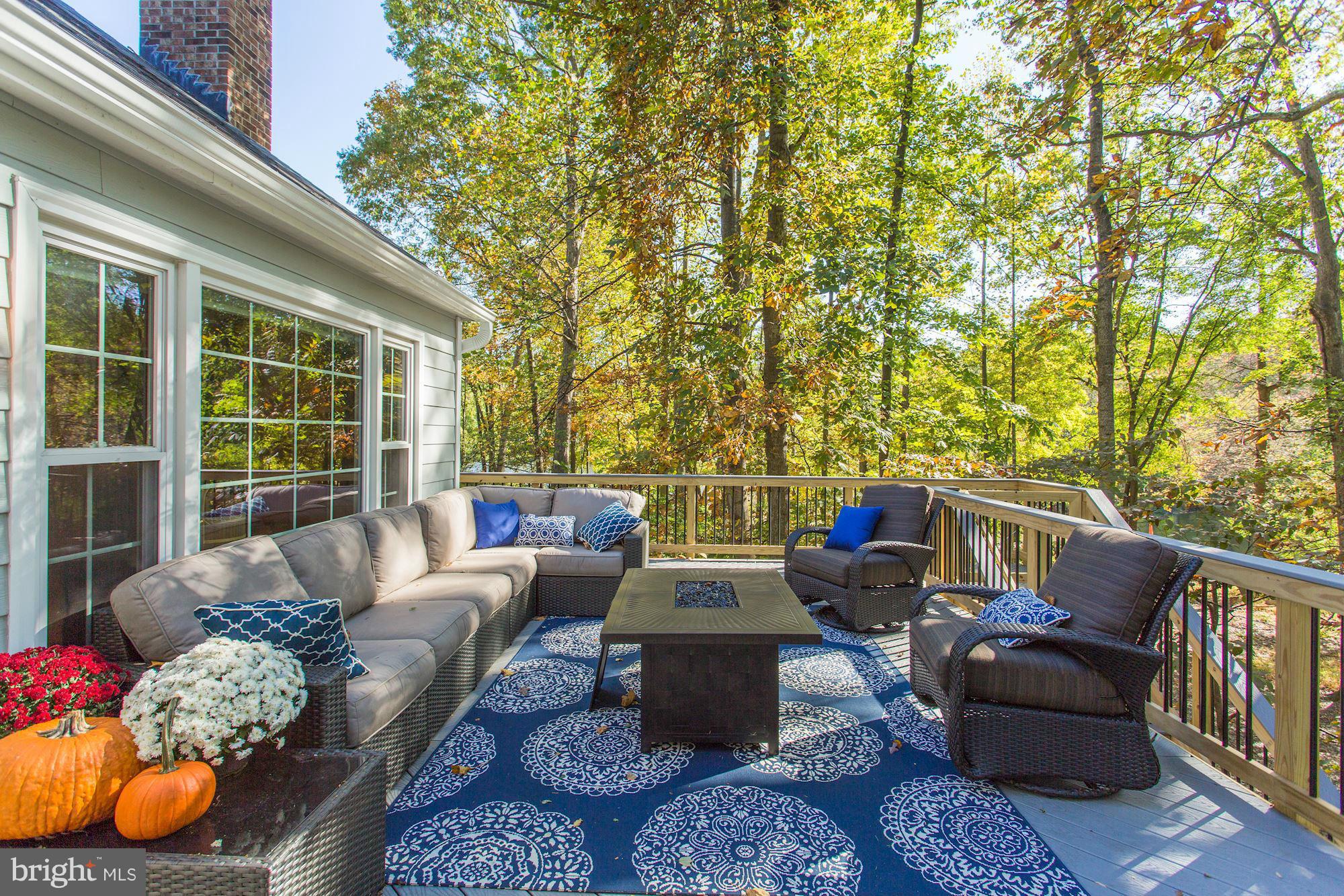 2232 Wakerobin Lane Reston, VA 20191 - Photo 26 of 30 a outdoor living space with furniture and garden view