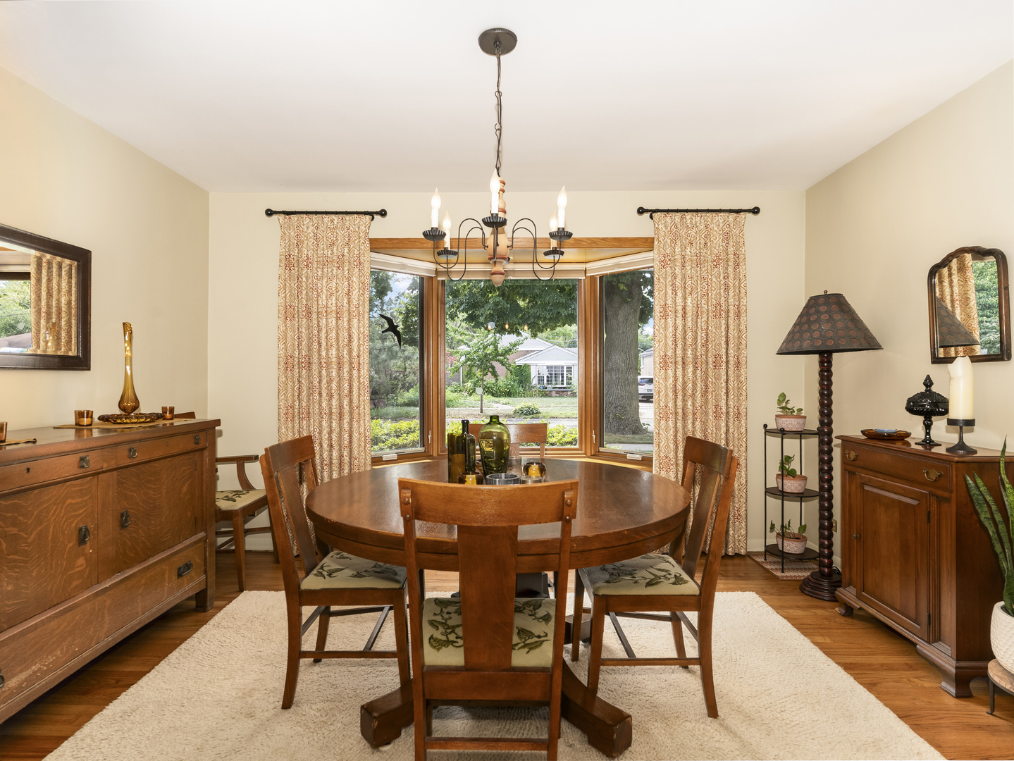 9237 Forestview Road Evanston, IL 60203 - Photo 7 of 33 a dining room with furniture and window