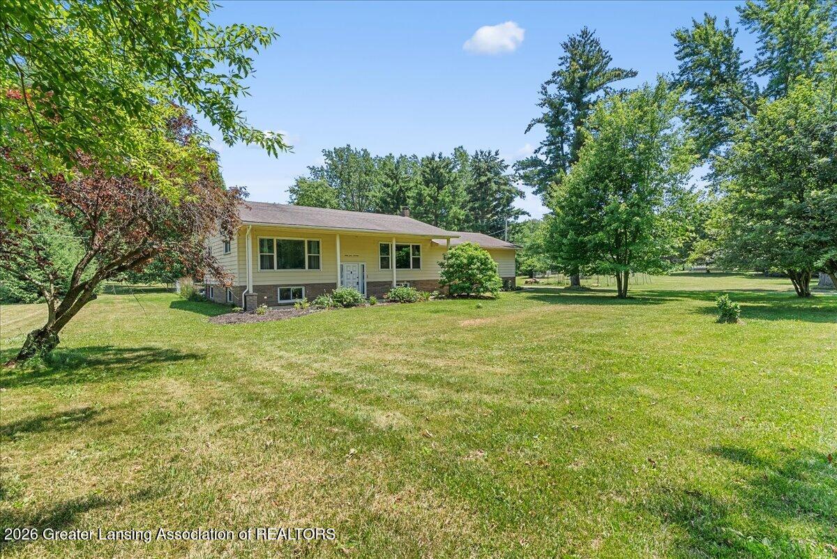 6970 Foster Road Haslett, MI 48840 - Photo 3 of 53 05-Media Jett - 01