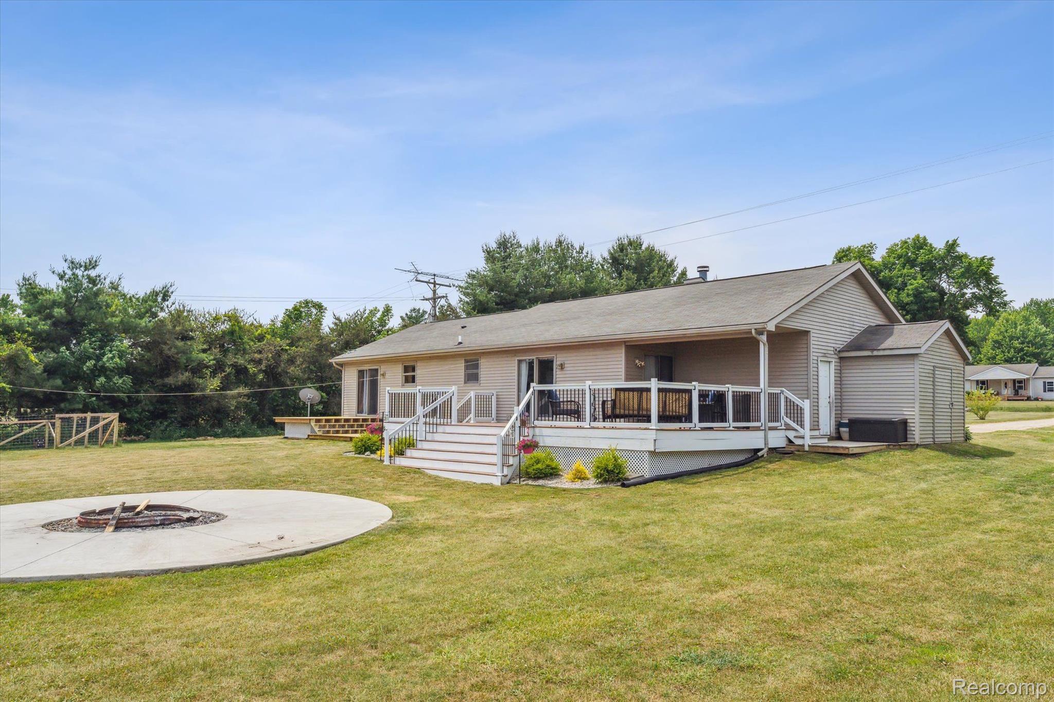 7640 North Robb Road Fowlerville, MI 48836 - Photo 35 of 51 Gallery Image 35