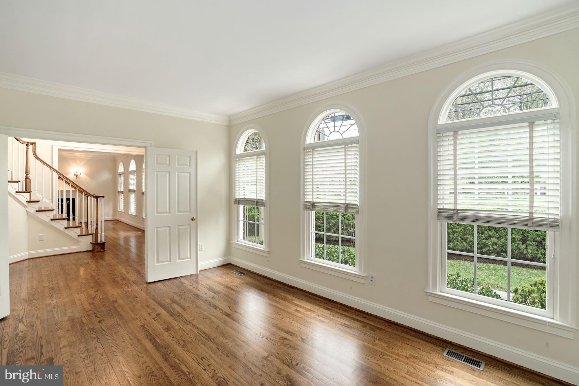 12226 Falls Road Potomac, MD 20854 - Photo 18 of 41 Gallery Image 18