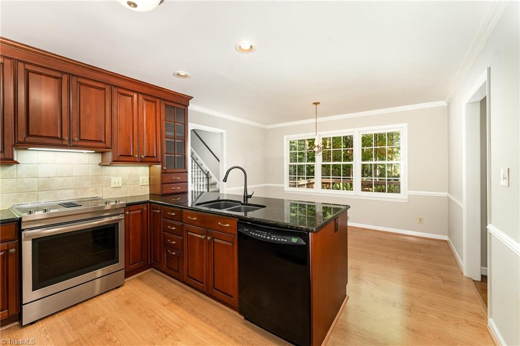 4107 Rockingham Road South Greensboro, NC 27407 - Photo 17 of 50 Kitchen with Eat-in Breakfast Nook