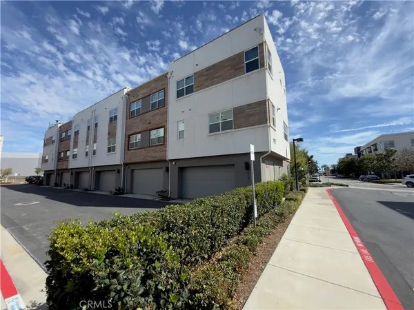 $4,650 | 977 East Mason Lane, Unit 116, Anaheim, CA 92805