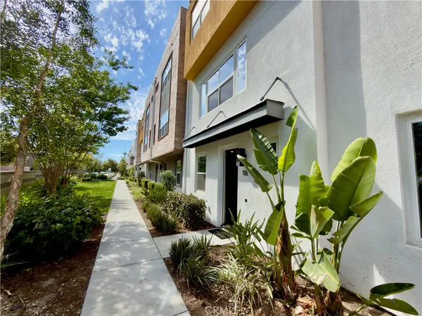 $4,650 | 977 East Mason Lane, Unit 116, Anaheim, CA 92805