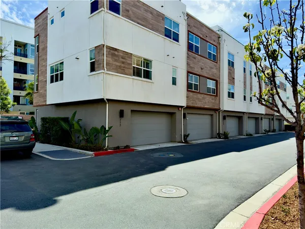 $4,650 | 977 East Mason Lane, Unit 116, Anaheim, CA 92805