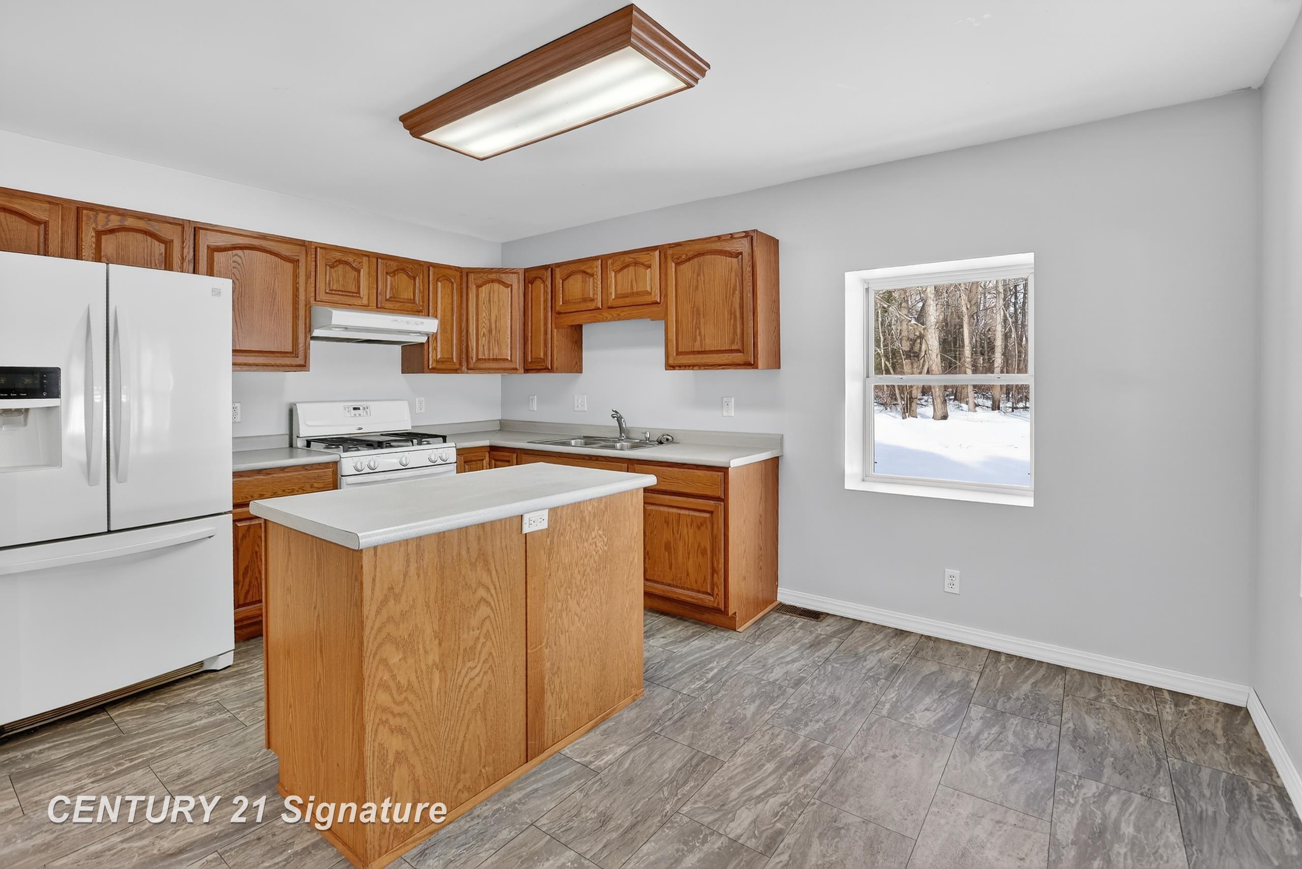 1647 North Huron Road Tawas City, MI 48763 - Photo 24 of 61