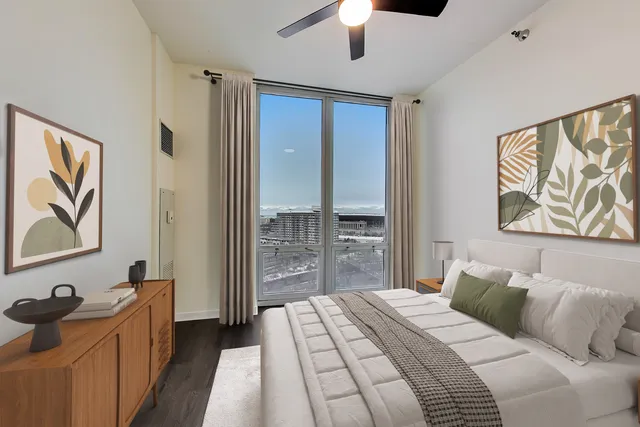 $399,000 | 1600 South Indiana Avenue, Unit 1303, Chicago, IL 60616