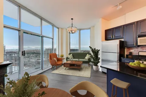 $399,000 | 1600 South Indiana Avenue, Unit 1303, Chicago, IL 60616