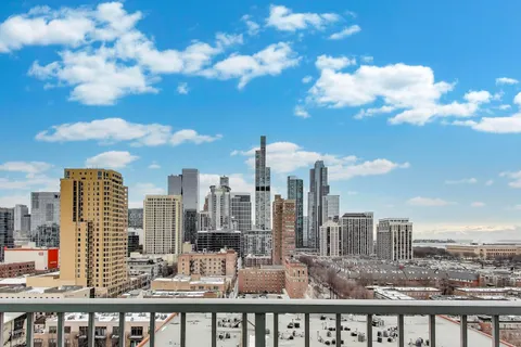 $399,000 | 1600 South Indiana Avenue, Unit 1303, Chicago, IL 60616