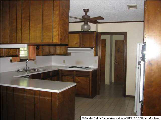 10036 Hackberry Drive Baton Rouge, LA 70809 - Photo 3 of 12 Gallery Image 3
