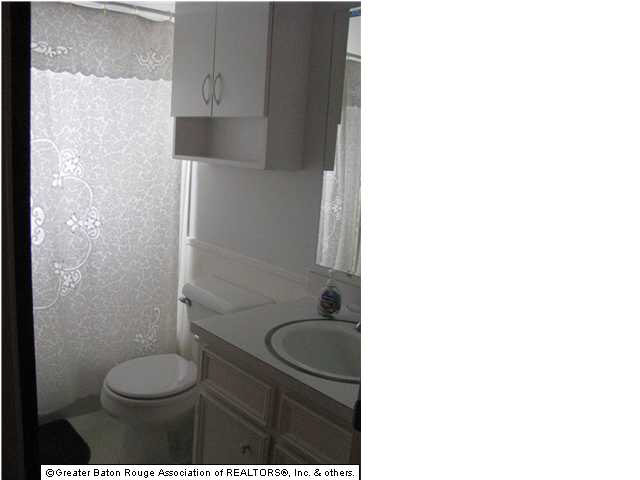 10036 Hackberry Drive Baton Rouge, LA 70809 - Photo 9 of 12 Gallery Image 9