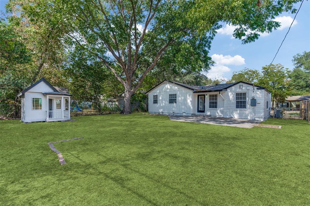 852 Northwood Road Fort Worth, TX 76107 - Photo 18 of 20