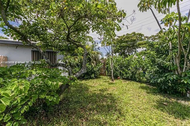 $2,790 | 138 Northeast 13th Avenue, Unit 2, Pompano Beach, FL 33060