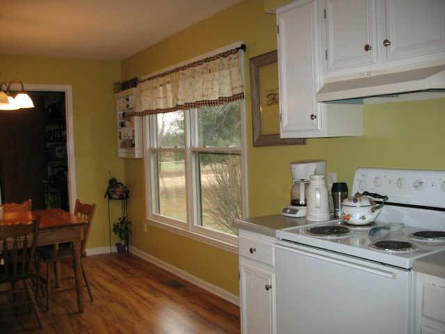 2405 Water Tank Road Winchester, TN 37398 - Photo 6 of 9 Kitchen with dining area.
