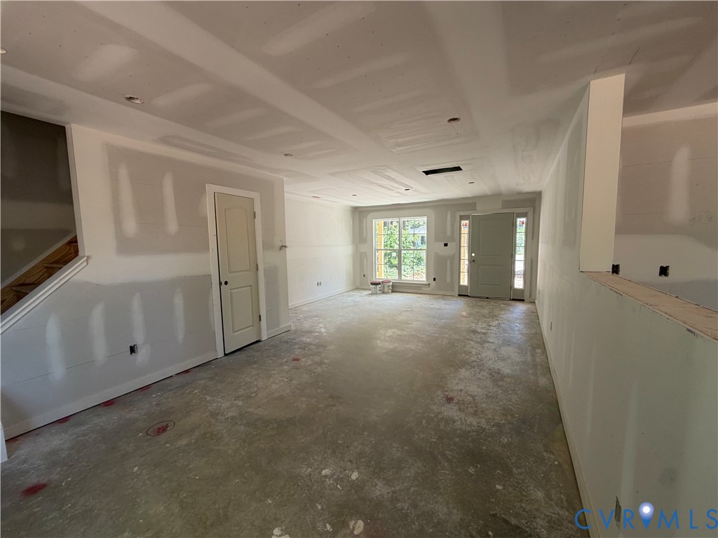 21305 Rutledge Avenue Petersburg, VA 23803 - Photo 9 of 14 a view of livingroom with workspace