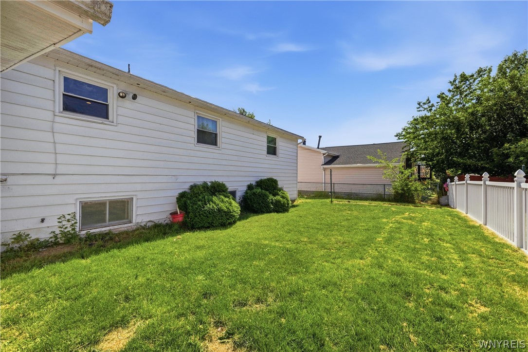 7416 Greenview Road Niagara, NY 14304 - Photo 7 of 38