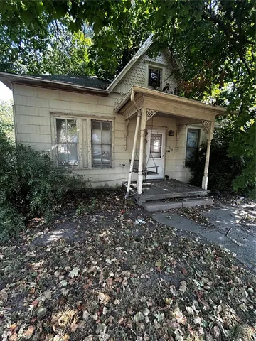 $30,000 | 304 North Spruce Street, Nokomis, IL 62075