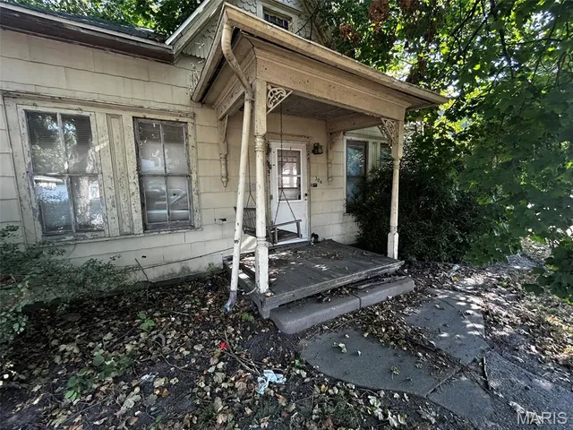 $30,000 | 304 North Spruce Street, Nokomis, IL 62075