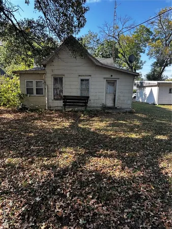 $27,500 | 304 North Spruce Street, Nokomis, IL 62075