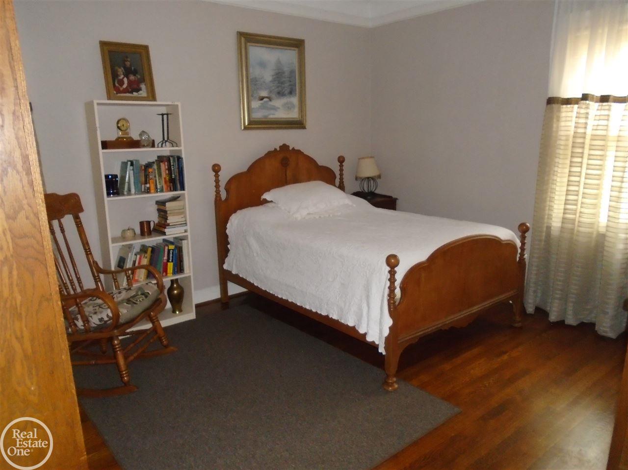 738 Rivard Boulevard Grosse Pointe, MI 48230 - Photo 11 of 30 31327459-10.JPG