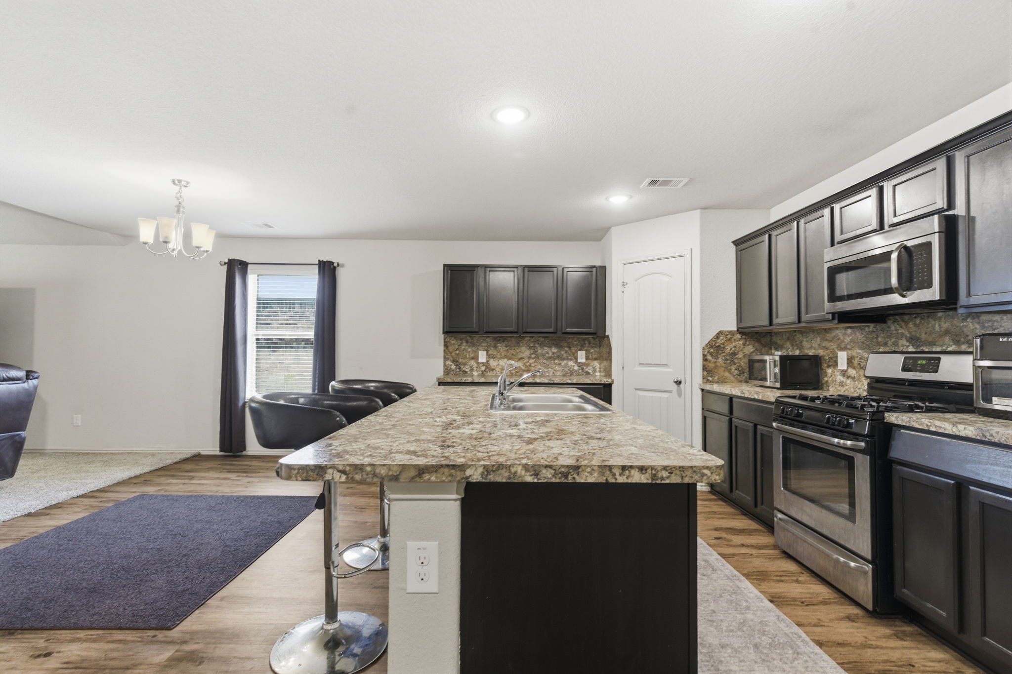 1603 Rancho Grande Drive Houston, TX 77049 - Photo 8 of 40