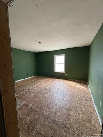 a view of empty room with window