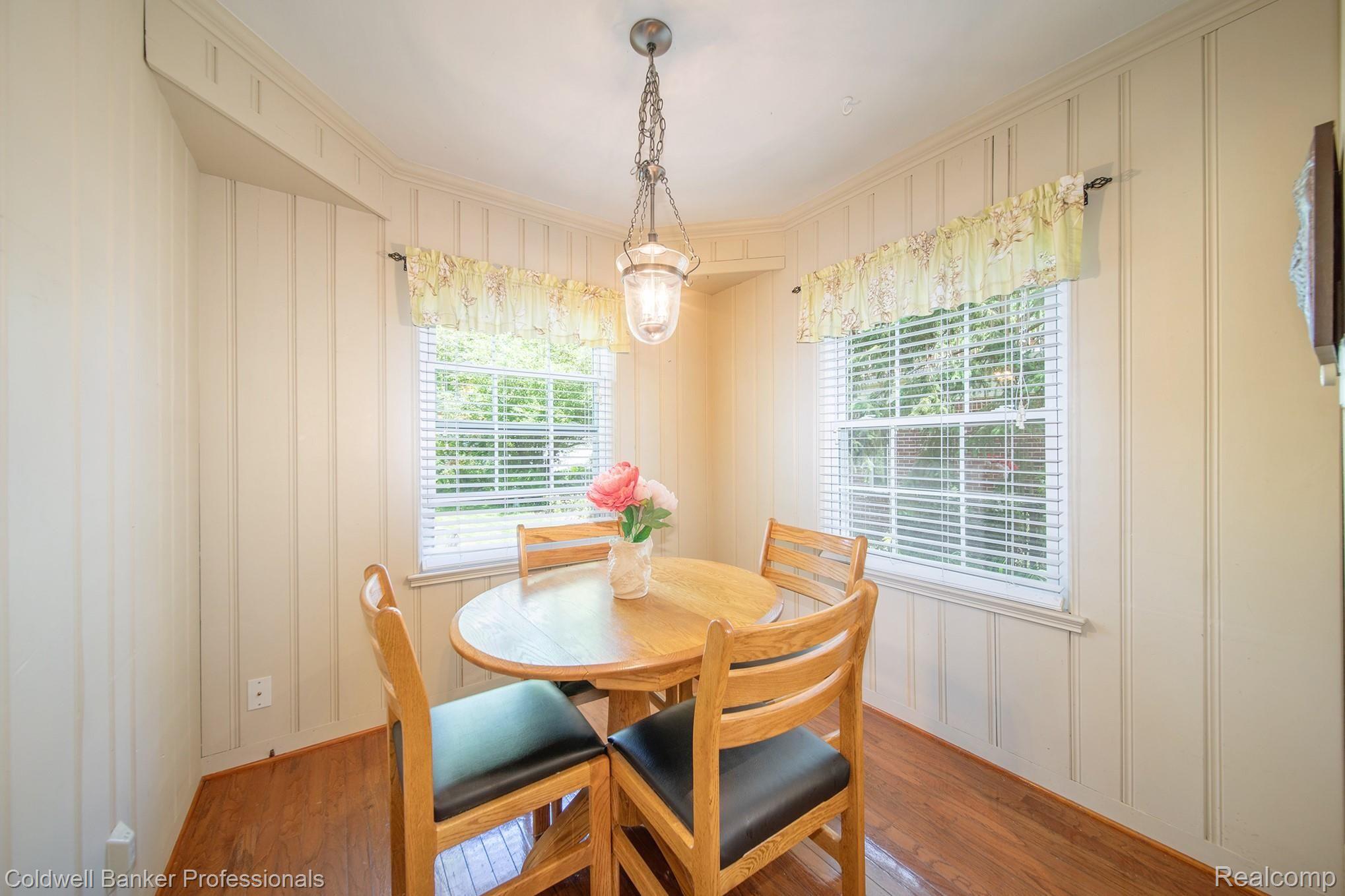 1760 Broadstone Road Grosse Pointe, MI 48236 - Photo 10 of 29 1760 Broadstone_33.jpg