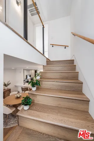 a view of entryway and livingroom