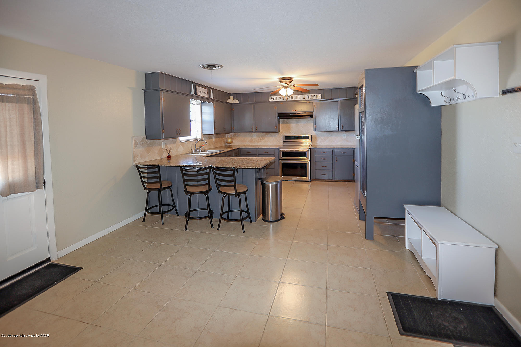 106 Rimrock Trail Amarillo, TX 79108 - Photo 5 of 24 Breakfast Area and Kitchen