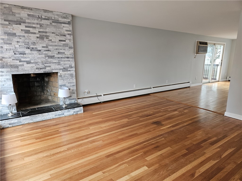 39 Damon Avenue Warwick, RI 02889 - Photo 3 of 28